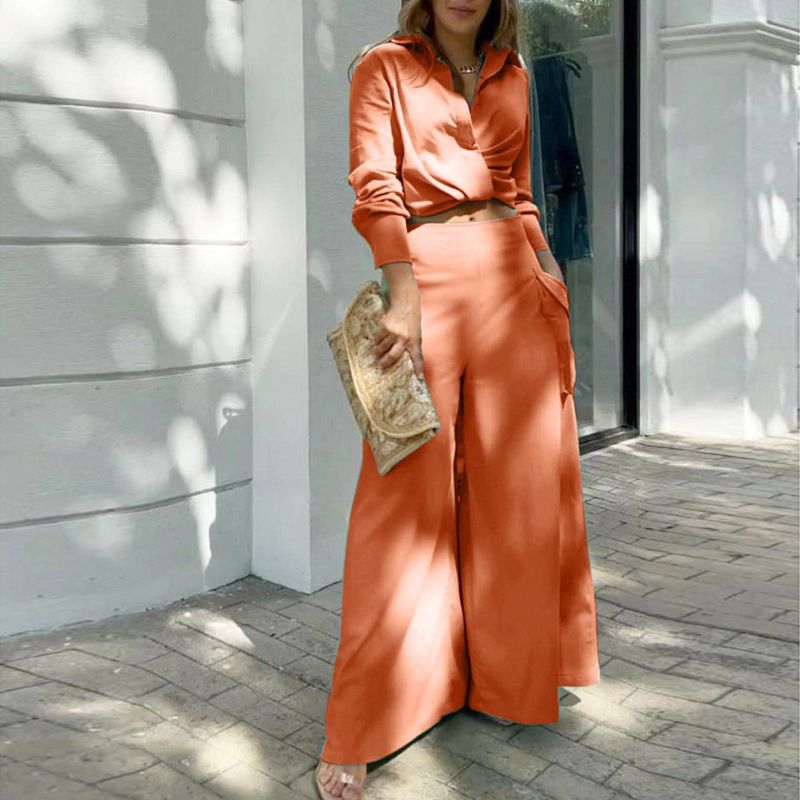 Elegantes zweiteiliges Set: langärmliges Oberteil mit Bündchen und Hose mit hoher Taille