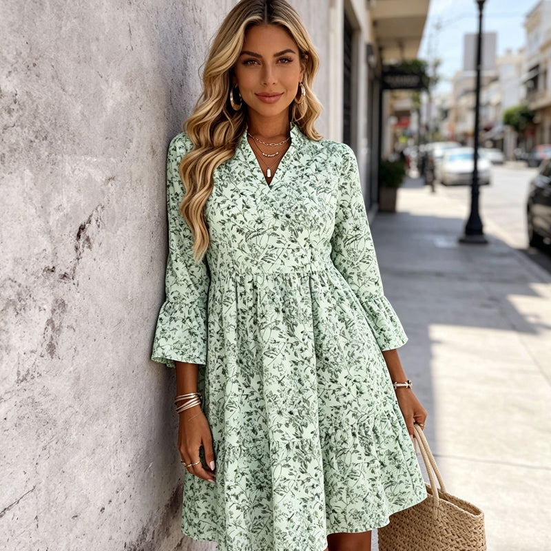 Elegantes V-Ausschnitt Midikleid mit Premium-Drape – Blumiges Stufenkleid